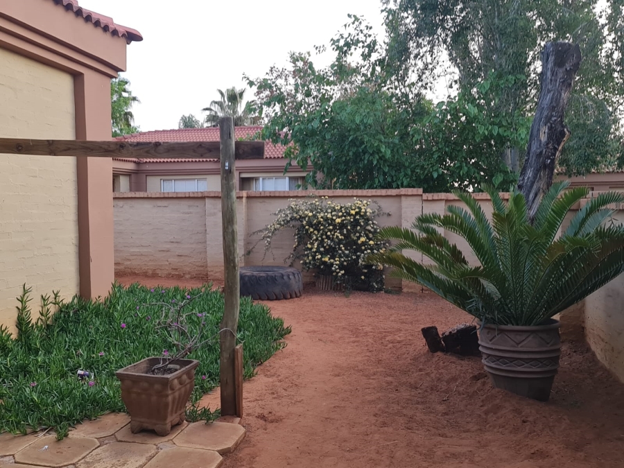 To Let 3 Bedroom Property for Rent in Langenhovenpark Free State